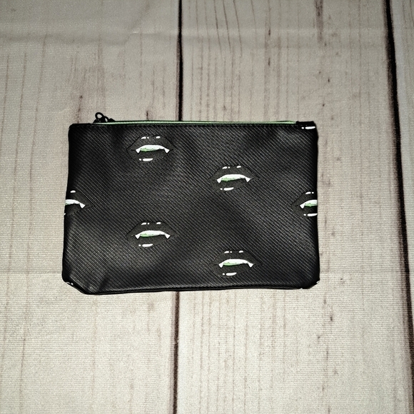 Ipsy Vampy Goth Makeup Bag - Picture 1 of 8